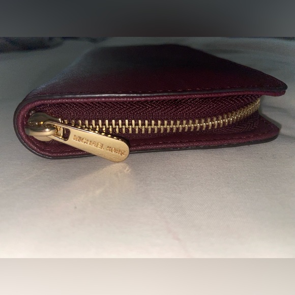 Michael Kors Authentic Leather Wallet Burgandy - Picture 4 of 5